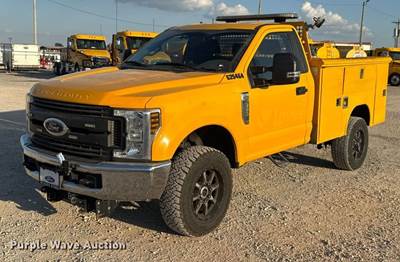 2019 Ford F350 Super Duty Utility Bed Pickup Truck