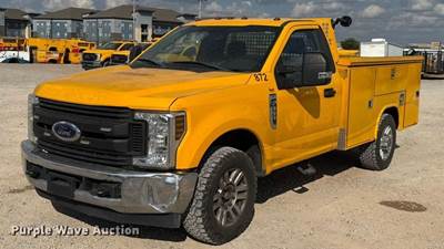 2019 Ford F350 Super Duty Utility Bed Pickup Truck