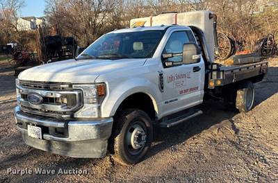 2022 Ford F350 Super Duty Flatbed Pickup Truck