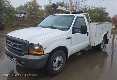1999 Ford F350 Super Duty Utility Bed Pickup Truck