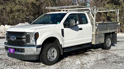 2018 Ford F350 Super Duty Ext. Cab Flatbed Pickup Truck