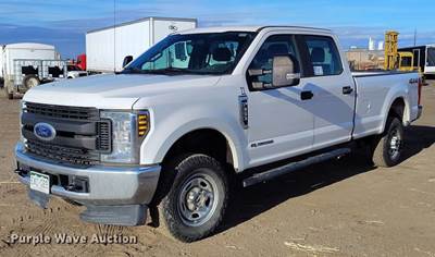 2018 Ford F350 Super Duty Crew Cab Pickup Truck