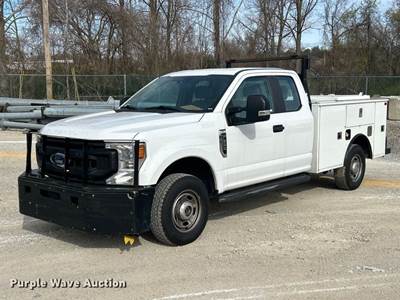 2020 Ford F350 Super Duty Ext. Cab Utility Bed Pickup Truck