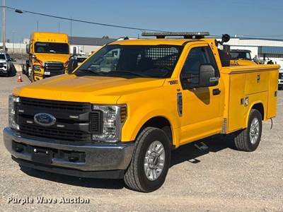 2019 Ford F350 Super Duty Utility Bed Pickup Truck