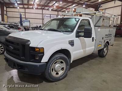 2008 Ford  F350 Super Duty Utility Bed Pickup Truck