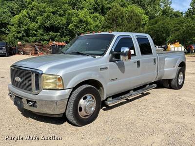 2007 Ford F350 Super Duty Crew Cab Pickup Truck
