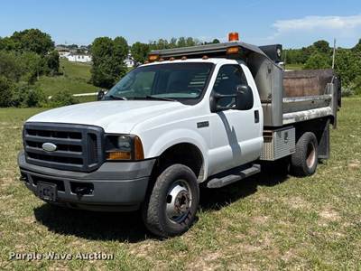 2006 Ford F350 Super Duty Dump Bed Pickup Truck