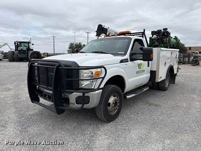 2015 Ford F350 Super Duty Utility Bed Pickup Truck