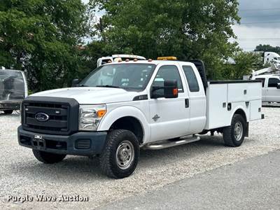 2015 Ford F350 Super Duty Ext. Cab Utility Bed Pickup Truck