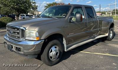 2004 Ford F350 Super Duty Lariat Crew Cab Pickup Truck