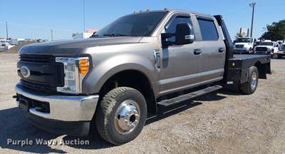 2019 Ford F350 Super Duty XL Crew Cab Flatbed Pickup Truck