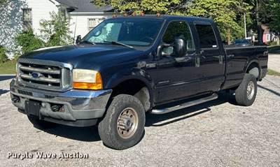 2001 Ford F-350 XL Super Duty Crew Cab Pickup Truck