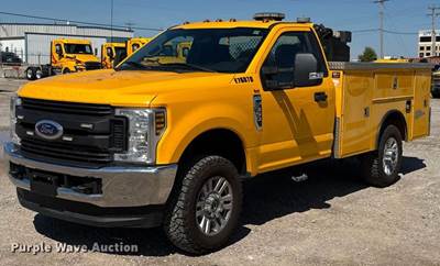 2019 Ford F350 Super Duty XL Utility Bed Pickup Truck