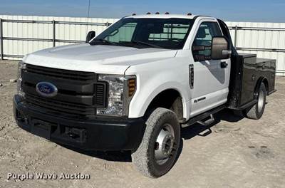 2019 Ford F350 Super Duty XL Flatbed Pickup Truck