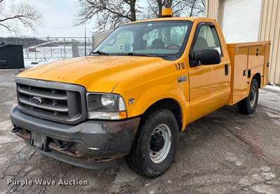 2002 Ford F350 Super Duty XL Utility Bed Pickup Truck