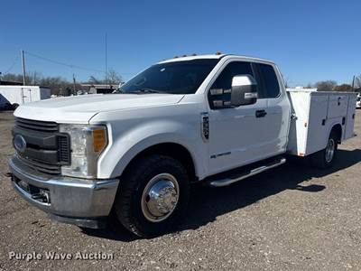 2017 Ford F350 Super Duty XL Ext. Cab Utility Bed Pickup Truck