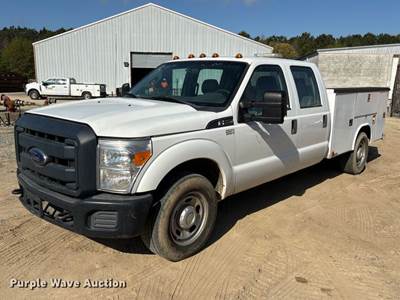 2016 Ford F350 Super Duty XL Crew Cab Utility Bed Pickup Truck