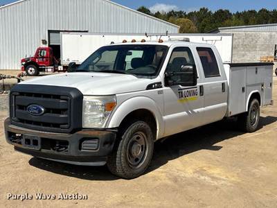 2013 Ford F350 Super Duty XL Crew Cab Utility Bed Pickup Truck