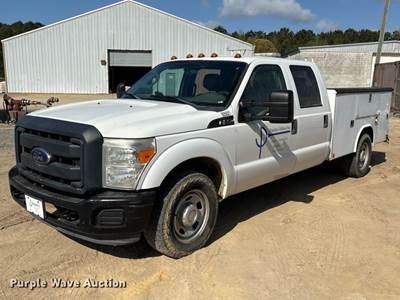 2013 Ford F350 Super Duty XL Crew Cab Utility Bed Pickup Truck