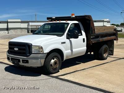 2006 Ford F350 Super Duty XL Dump Bed Pickup Truck