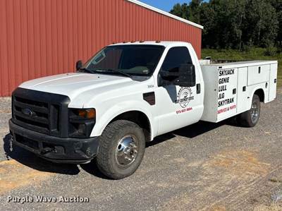 2010 Ford F350 Super Duty XL Utility Bed Pickup Truck