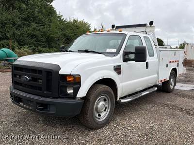 2010 Ford F350 Super Duty XL Ext. Cab Utility Bed Pickup Truck