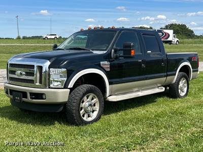 2010 Ford F250 Super Duty King Ranch Lariat Crew Cab Pickup Truck