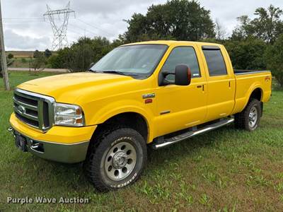 2005 Ford F350 Super Duty Amarillo Crew Cab Pickup Truck