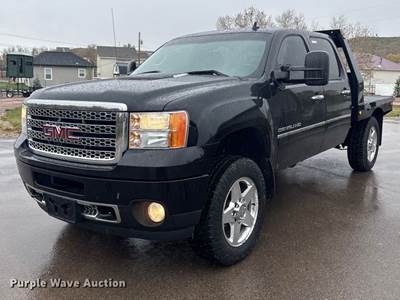 2012 GMC Sierra 2500HD Crew Cab Flatbed Pickup Truck