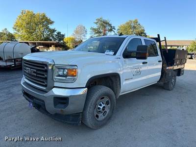 2018 GMC Sierra 2500HD Crew Cab Flatbed Pickup Truck