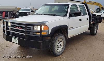 2006 GMC Sierra 3500 Crew Cab Flatbed Truck