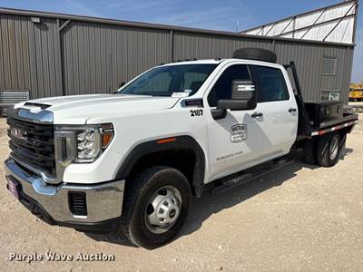 2021 GMC Sierra 3500 Crew Cab Flatbed Pickup Truck