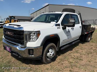 2021 GMC Sierra 3500 4X4 Crew Cab Flatbed Pickup Truck