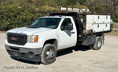 2013 GMC Sierra 3500HD Flatbed Pickup Truck