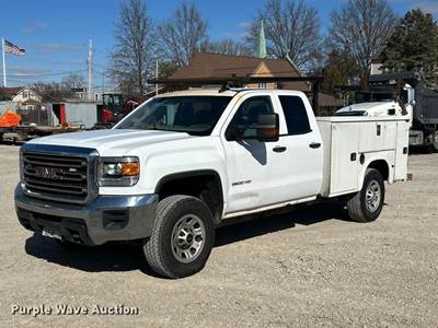 2015 GMC Sierra 3500HD Ext. Cab Utility Bed Pickup Truck