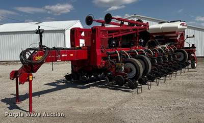 Agco White Challenger 8800 Planter