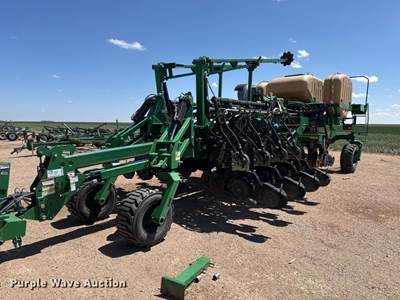 2010 Great Plains YP3025A-24TR Twin Row Air Seeder