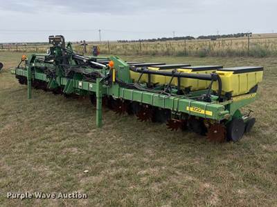 2011 John Deere 1720 Planter