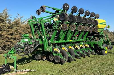 2010 John Deere 1790 Split Row No-Till Planter