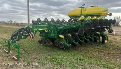 2017 John Deere 1795 Max Emerge Split Row No-Till Planter