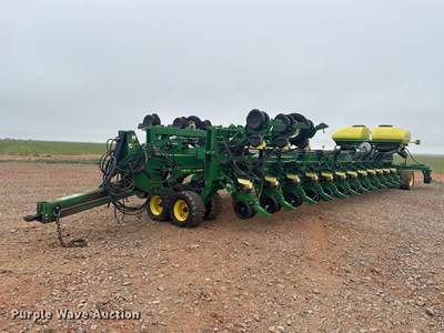 2015 John Deere DB120 Planter