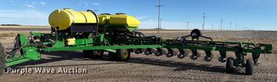 John Deere Planter