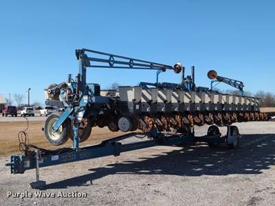 1996 Kinze 2600 Split Row No-Till Planter