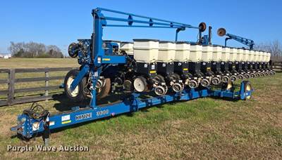 Kinze 3600 Split Row No-Till Planter