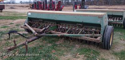 John Deere 8000 Grain Drill