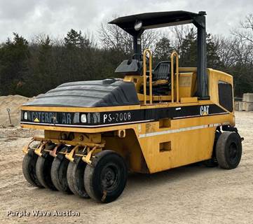 2002 Caterpillar PS-200B Pneumatic Roller