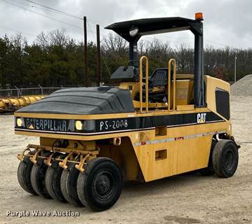 2002 Caterpillar PS-200B Pneumatic Roller