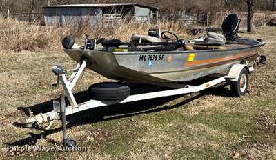 1980 Bass Tracker Iii Boat