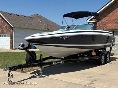 1997 Cobalt 252 Boat