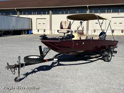 2000 Lowe 160W Boat